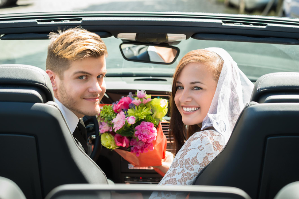 Driving to Your Honeymoon Destination? Here Are Some Fun Ways to Stay Alert as You Drive