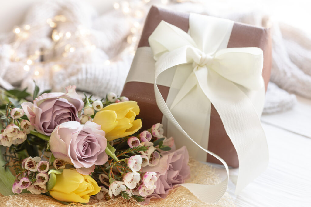 , Enduring Tokens of Love: A Timeless Wedding Gift Guide